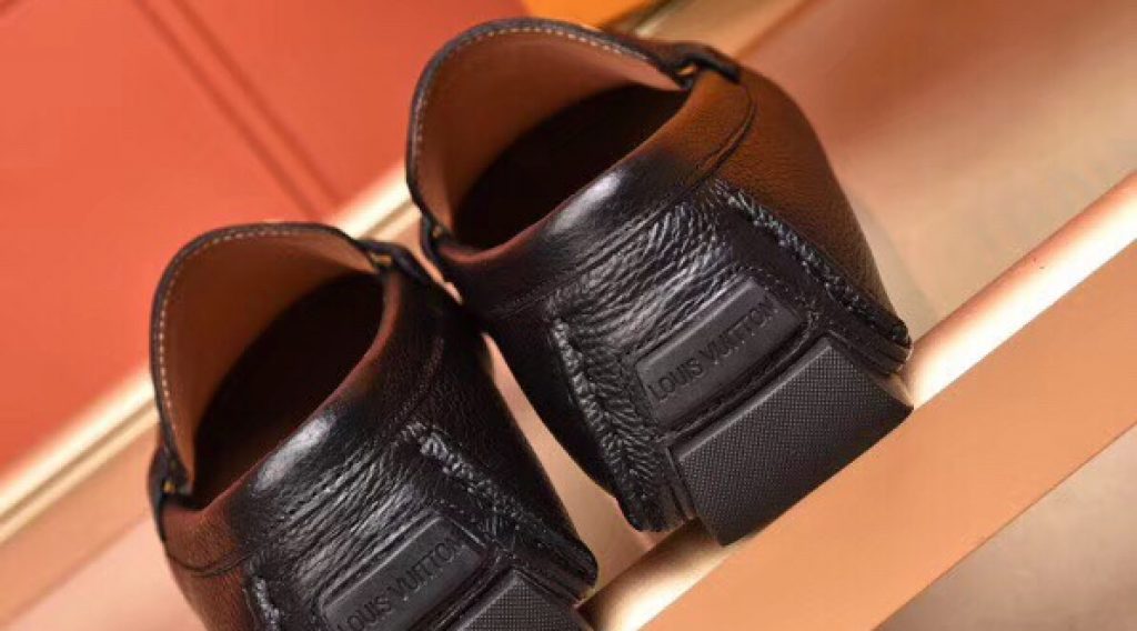 z1187023283844 4852a069627d7b3e9e9646a10b913214 1024x568 - Gi&agrave;y nam Louis Vuitton si&ecirc;u cấp VIP &ndash; GNLV0198