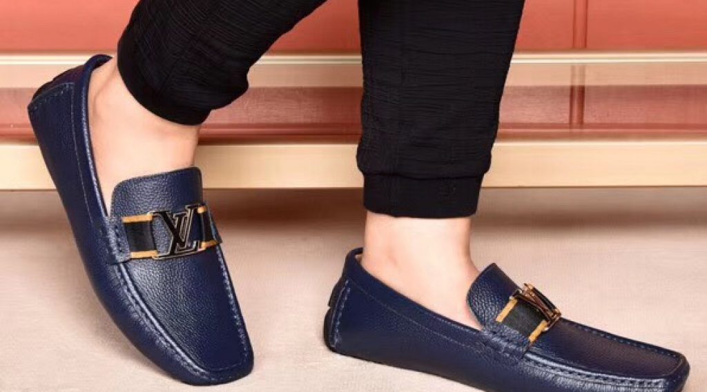 z1187023287852 a4c9a0e5af8e136c0e356d51b43d17e2 1024x568 - Gi&agrave;y nam Louis Vuitton si&ecirc;u cấp VIP &ndash; GNLV0197