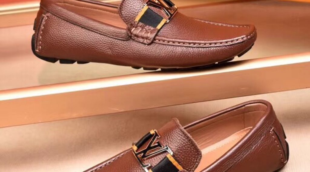 z1187028355205 ef3a7882f621ccb190048953dc5b0e6c 1024x568 - Gi&agrave;y nam Louis Vuitton si&ecirc;u cấp VIP &ndash; GNLV0196
