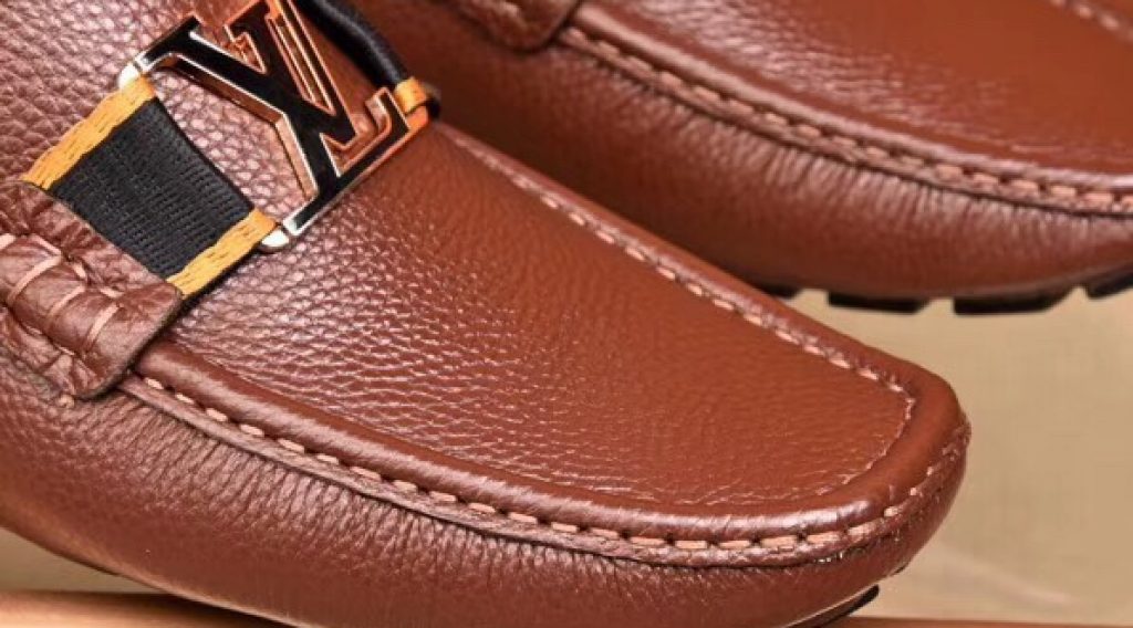 z1187028356189 7e63067ef84d6de1dc4c6e6616aeb7a0 1024x568 - Gi&agrave;y nam Louis Vuitton si&ecirc;u cấp VIP &ndash; GNLV0196