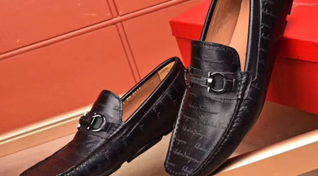 z1187028361729 01b5c889fe86ea581fc0400565467274 1024x568 - Gi&agrave;y Nam Ferragamo Si&ecirc;u Cấp GNSF0011