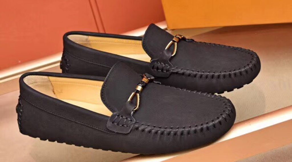 z1187030669327 121f2fe5c0ee996c852f62e67a68d73d 1024x568 - Gi&agrave;y nam Louis Vuitton si&ecirc;u cấp VIP &ndash; GNLV0195