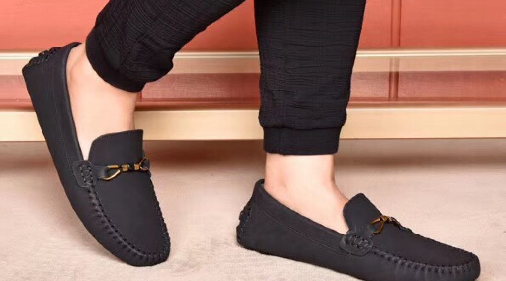z1187030673868 2ba53fc9dbbcc9fdbeb7d53fd38d89ed 1024x568 - Gi&agrave;y nam Louis Vuitton si&ecirc;u cấp VIP &ndash; GNLV0195