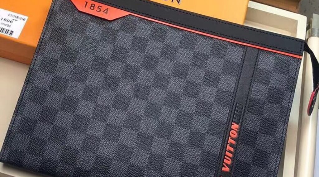 z1193192377162 60b610d1439e37c6da6a9c51833edc49 1024x568 - V&iacute; nam Louis Vuitton si&ecirc;u cấp &ndash; VNLV0065