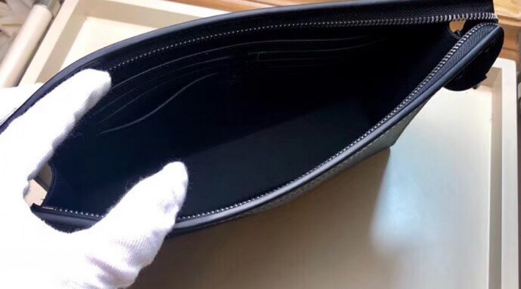 z1193192377859 71d80bd950c41c4cf79d0832a0229143 1024x568 - V&iacute; nam Louis Vuitton si&ecirc;u cấp &ndash; VNLV0065