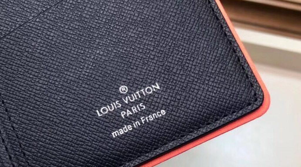 z1193192385718 f62944c51a9100f51ba444a3caffb590 1024x568 - V&iacute; nam Louis Vuitton si&ecirc;u cấp &ndash; VNLV0064