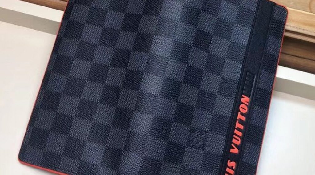 z1193192392353 b540b3a203a303f99e8f3e71576b19a0 1024x568 - V&iacute; nam Louis Vuitton si&ecirc;u cấp &ndash; VNLV0064