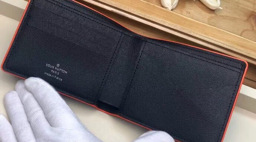 z1193192400004 8a4ba276bfb3d54be5d0fb0a7186dcf2 1024x568 - V&iacute; nam Louis Vuitton si&ecirc;u cấp &ndash; VNLV0063