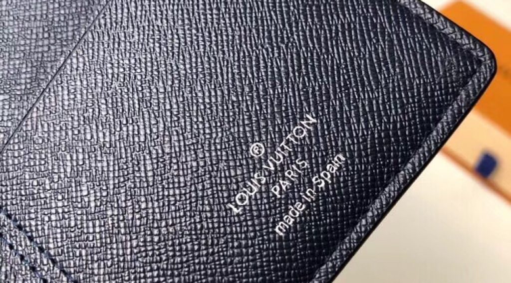 z1193194931077 e7e73c23cfe4fce9d4f484b77872aa5e 1024x568 - V&iacute; nam Louis Vuitton si&ecirc;u cấp &ndash; VNLV0060