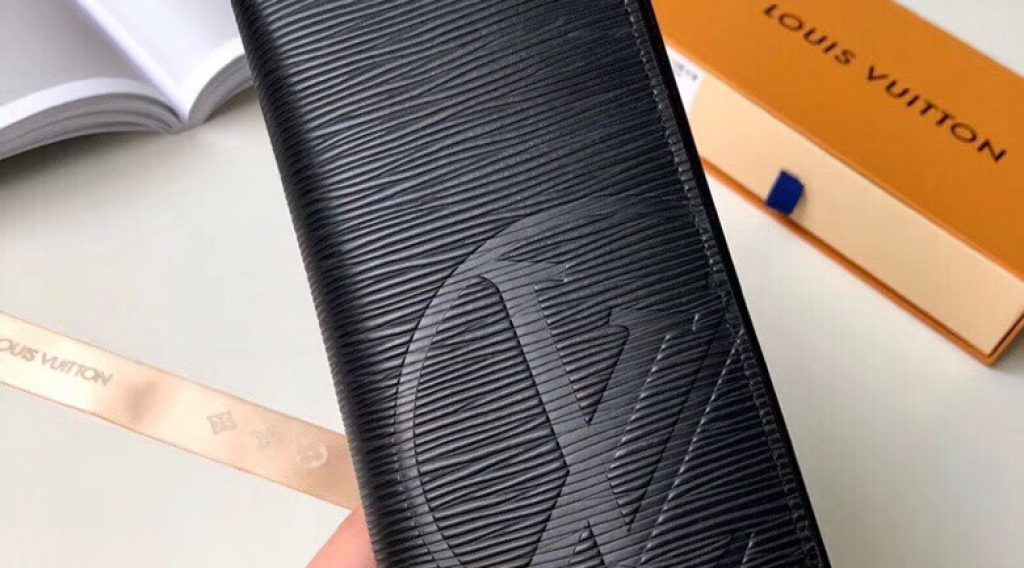 z1193194936592 9cbbb576f68305aae74cd2acce2e1291 1024x568 - V&iacute; nam Louis Vuitton si&ecirc;u cấp &ndash; VNLV0060