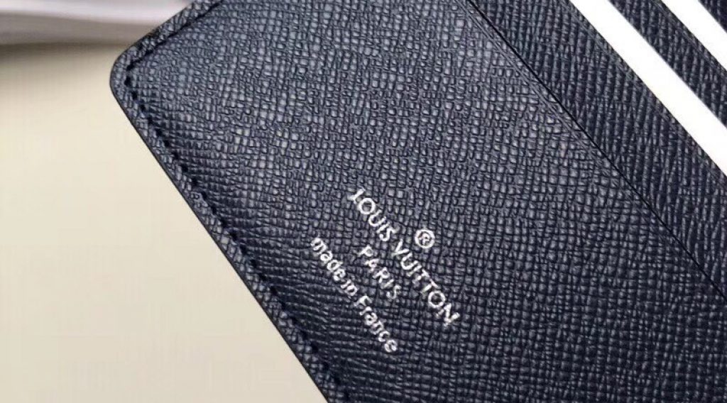 z1193194940943 dedea08ca4bcce4c1c70f0014a6c3ca4 1024x568 - V&iacute; nam Louis Vuitton si&ecirc;u cấp &ndash; VNLV0059