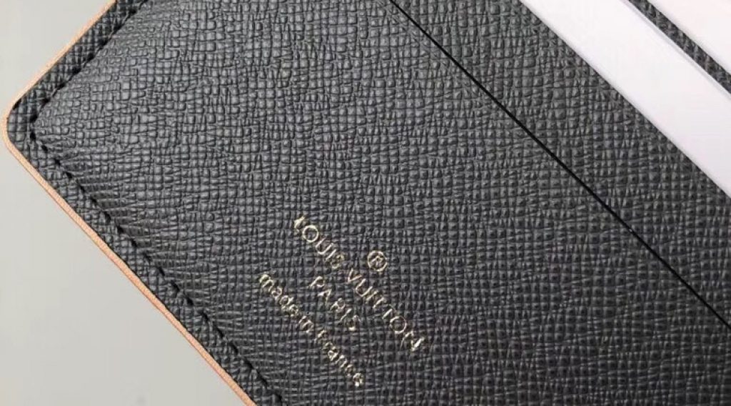 z1193194953362 374fd9fea15f588e250c0cc50554cce5 1024x568 - V&iacute; nam Louis Vuitton si&ecirc;u cấp &ndash; VNLV0058