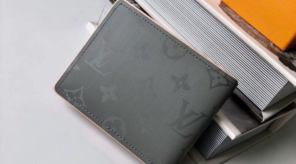 z1193194956934 0823fa69aebb3a051e29a98d51c2fdfe 1024x568 - V&iacute; nam Louis Vuitton si&ecirc;u cấp &ndash; VNLV0058