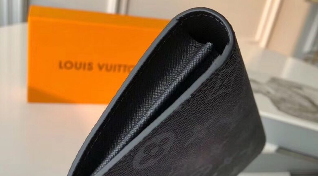 z1193194969197 e24673350cf06a3c18ac74fd08b386d2 1024x568 - V&iacute; nam Louis Vuitton si&ecirc;u cấp &ndash; VNLV0057