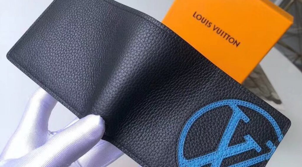 z1193194983109 3a386b90d4c26f993360a5737fe2b963 1024x568 - V&iacute; nam Louis Vuitton si&ecirc;u cấp &ndash; VNLV0056
