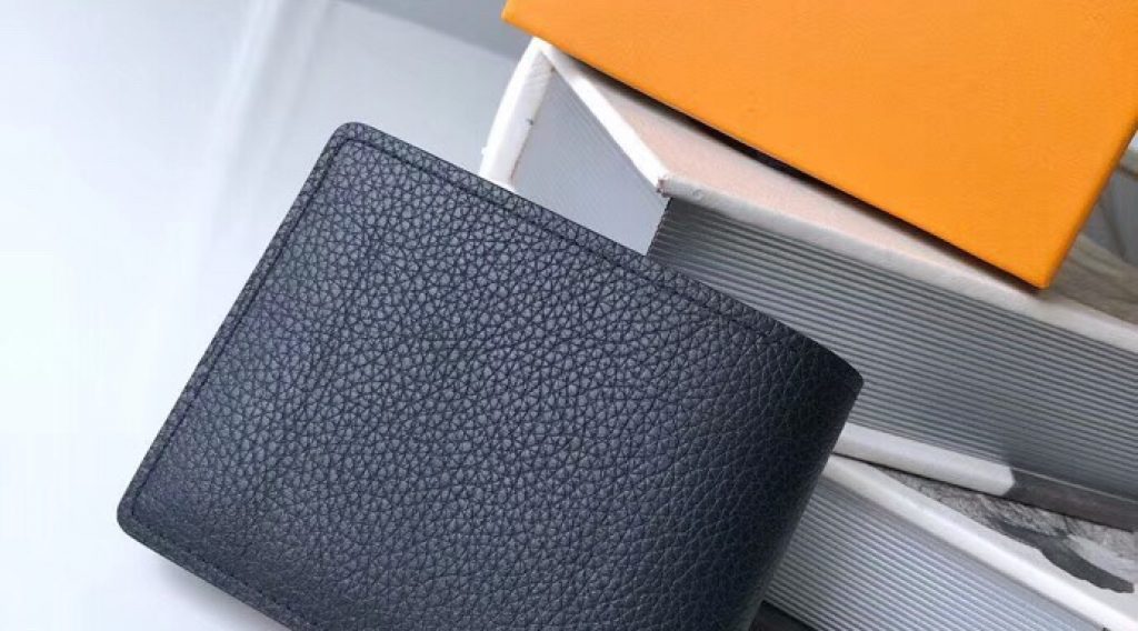 z1193195461753 e02d145264f75db1b03a8566396fc6e3 1024x568 - V&iacute; nam Louis Vuitton si&ecirc;u cấp &ndash; VNLV0056
