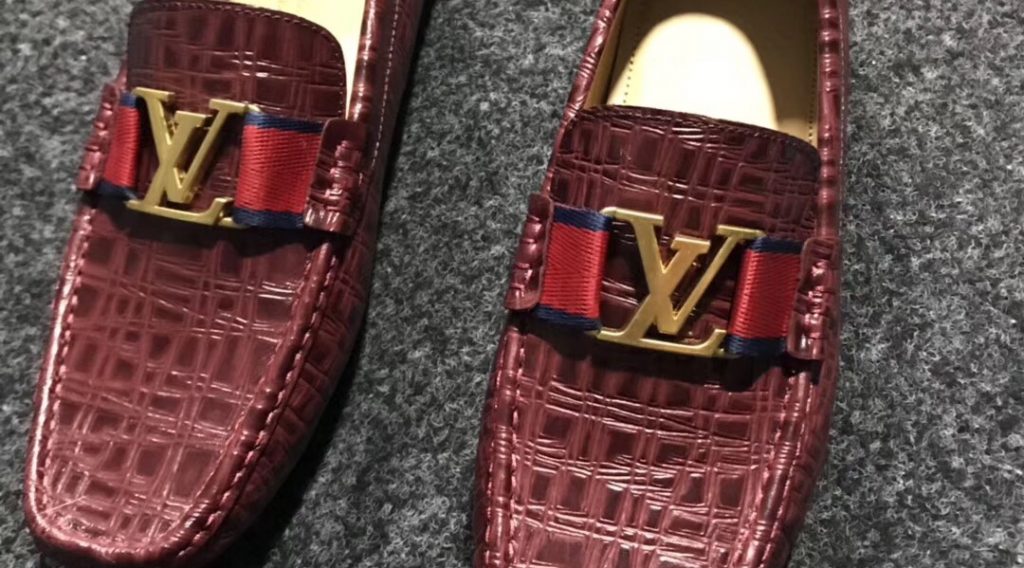 z1194149204157 28a36d4cf86c16fa0a4ef6c22da58eea 1024x568 - Gi&agrave;y nam Louis Vuitton si&ecirc;u cấp VIP &ndash; GNLV0193