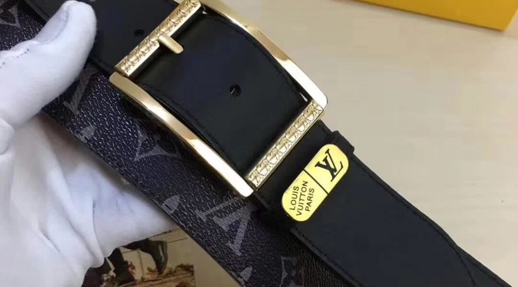 z1196374594305 8411529e531d38a85d6d44d7a6ea9add 1024x568 - Thắt Lưng Nam Louis Vuitton Si&ecirc;u Cấp TLNLV0059