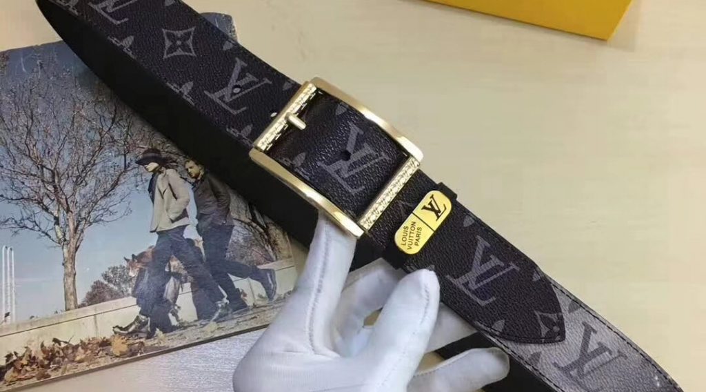 z1196374599734 e98ddc0fe39f6162e6d3722ab57c079e 1024x568 - Thắt Lưng Nam Louis Vuitton Si&ecirc;u Cấp TLNLV0059