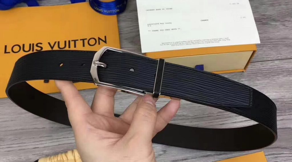 z1196374617030 648709ccd45d3c9b5df598d75208fc10 1024x568 - Thắt Lưng Nam Louis Vuitton Si&ecirc;u Cấp TLNLV0058