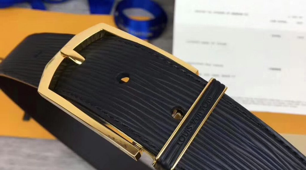 z1196374629898 a54eefe10ae3a1572ecce00318bbd26e 1024x568 - Thắt Lưng Nam Louis Vuitton Si&ecirc;u Cấp TLNLV0057