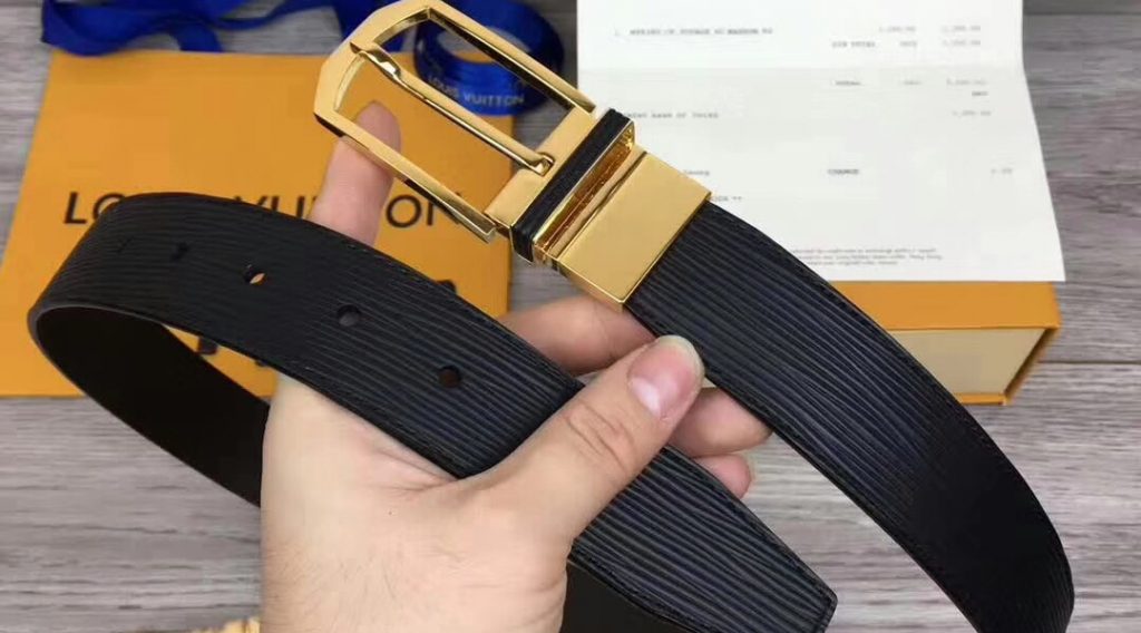 z1196374631306 318ce957c8a40a6a789e75c00dbddf97 1024x568 - Thắt Lưng Nam Louis Vuitton Si&ecirc;u Cấp TLNLV0057