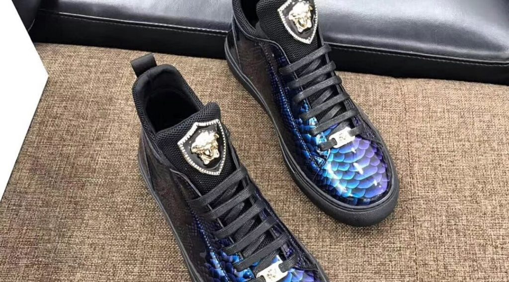 z1207792044999 43a5a792451734c0f440f3f3eea79374 1024x568 - Gi&agrave;y nam Versace si&ecirc;u cấp VIP &ndash; GNVS0018
