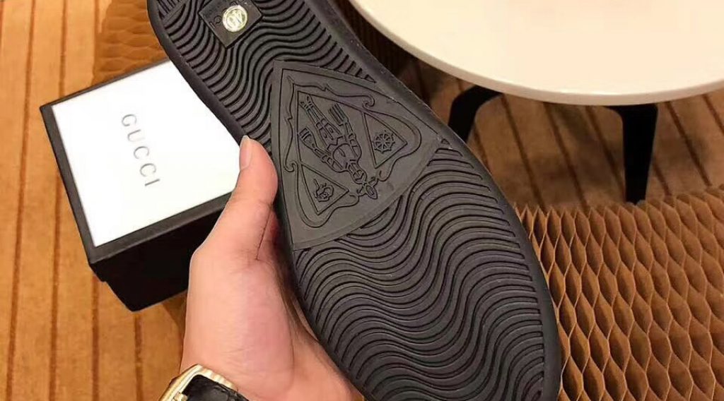 z1207792050799 ace2a513032317b667263c306c02ba73 1024x568 - Gi&agrave;y Nam Gucci Si&ecirc;u Cấp &ndash; GNGC0059