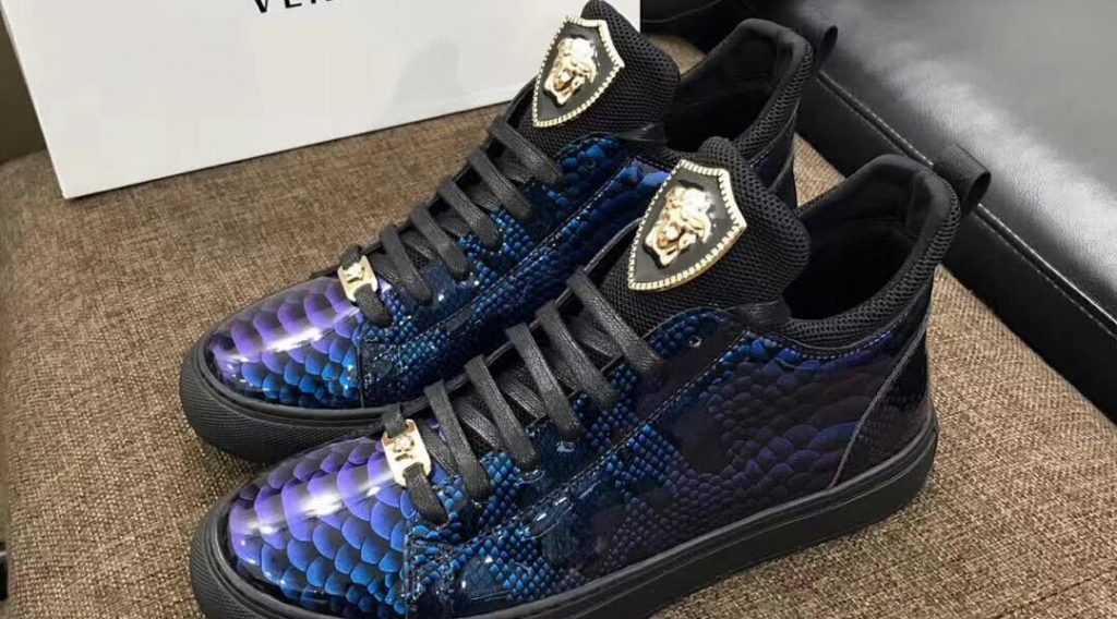 z1207792051737 6c16046f215a92bab524c40225960d9e 1024x568 - Gi&agrave;y nam Versace si&ecirc;u cấp VIP &ndash; GNVS0018