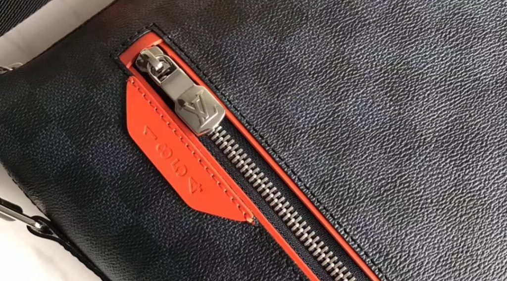 z1207792059864 259ee546581a0a1876060dd69b7b6446 1024x568 - T&uacute;i X&aacute;ch Nam Louis Vuitton Si&ecirc;u Cấp TXNLV0076