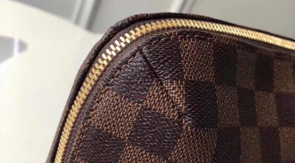 z1207797049422 80884479c60e706e63e47e195dad8e18 1024x568 - T&uacute;i X&aacute;ch Nam Louis Vuitton Si&ecirc;u Cấp TXNLV0075
