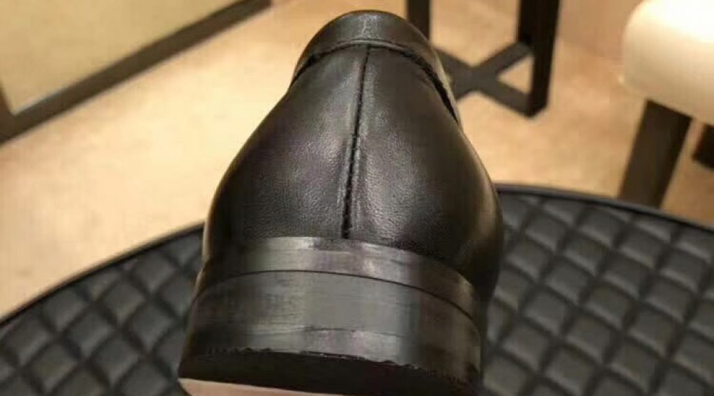 z1207797054690 be9d3c8966a17d2bbe118a54388575ac 1024x568 - Gi&agrave;y nam Louis Vuitton si&ecirc;u cấp VIP &ndash; GNLV0194