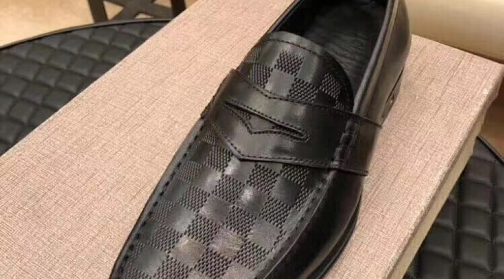 z1207797061228 9b3683222ba00ca05215f1f6b5a423ed 1024x568 - Gi&agrave;y nam Louis Vuitton si&ecirc;u cấp VIP &ndash; GNLV0194