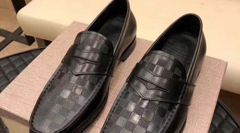 z1207797062980 249ace23e4145cb3f4ba8f3e7009b99a 1024x568 - Gi&agrave;y nam Louis Vuitton si&ecirc;u cấp VIP &ndash; GNLV0194