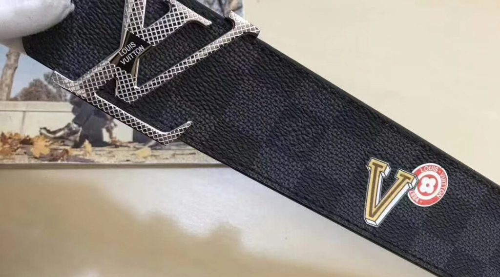 z1211756627079 e10e5a20b0021d037a24f18ab2996166 1024x568 - Thắt Lưng Nam Louis Vuitton Si&ecirc;u Cấp TLNLV0062