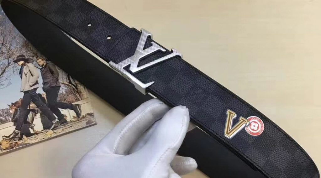 z1211756631914 a80159a656209ae09af6c4fcacbbf638 1024x568 - Thắt Lưng Nam Louis Vuitton Si&ecirc;u Cấp TLNLV0062