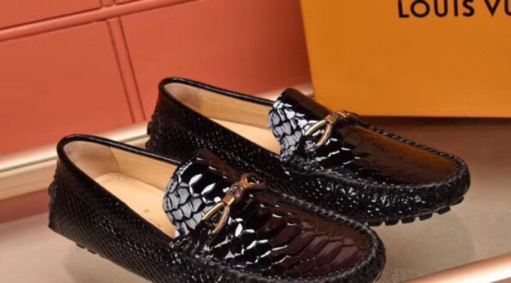 z1186995703010 37a5b71cf3982b1d8ba04d487dad1e0c 1024x568 - Gi&agrave;y nam Louis Vuitton si&ecirc;u cấp VIP &ndash; GNLV0222
