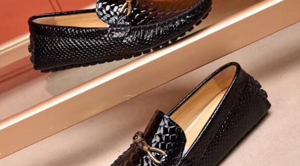 z1186995704959 a078ecaa2d71483dc204cbc47ad04b21 1024x568 - Gi&agrave;y nam Louis Vuitton si&ecirc;u cấp VIP &ndash; GNLV0222