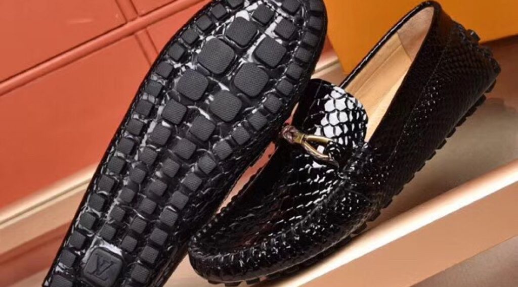 z1186995705731 0329968b069acfd184bb0f1f84040f8c 1024x568 - Gi&agrave;y nam Louis Vuitton si&ecirc;u cấp VIP &ndash; GNLV0222