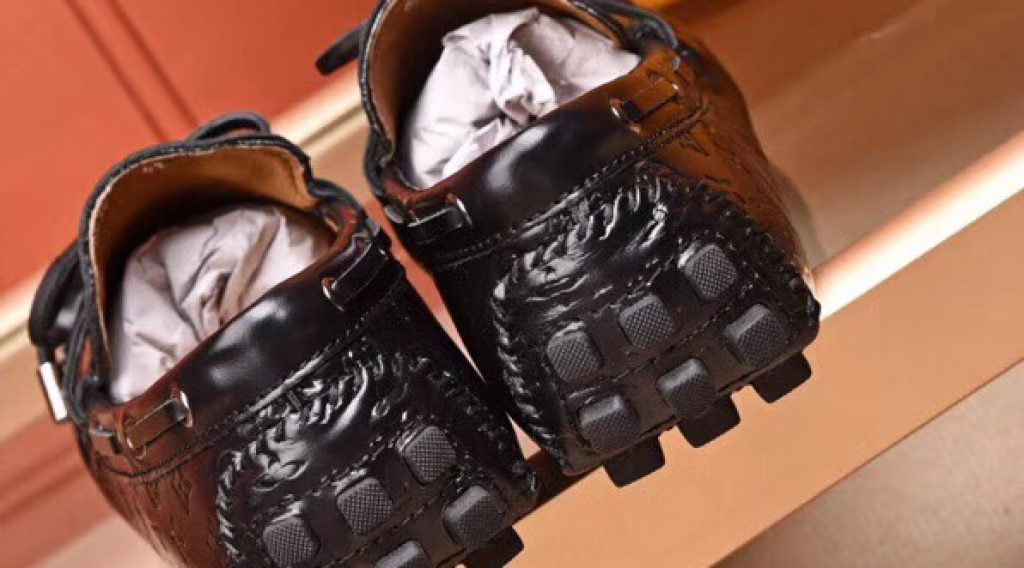 z1187000132267 0fce91291653fcef04291a0e3f248ae5 1024x568 - Gi&agrave;y nam Louis Vuitton si&ecirc;u cấp VIP &ndash; GNLV0220