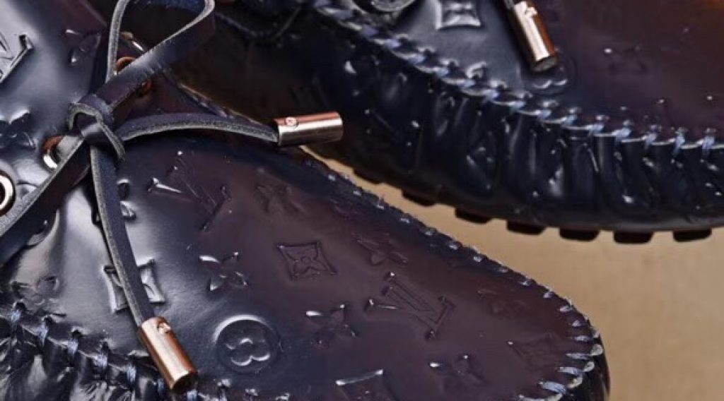 z1187000135846 540921f7c995fffae1311168c8dd4304 1024x568 - Gi&agrave;y nam Louis Vuitton si&ecirc;u cấp VIP &ndash; GNLV0221