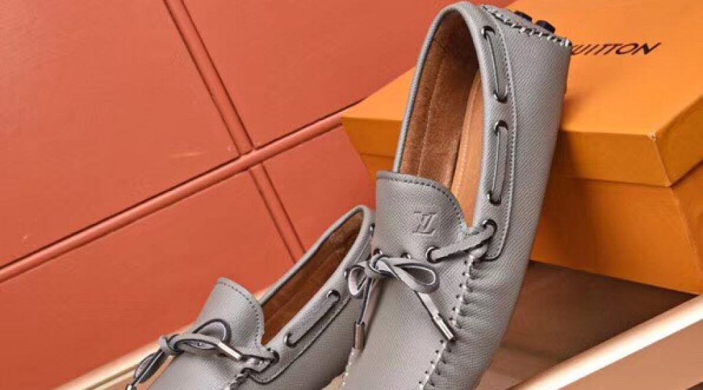 z1187000145376 886db6ddd93a2831b068b3e044bfb784 1024x568 - Gi&agrave;y nam Louis Vuitton si&ecirc;u cấp VIP &ndash; GNLV0219