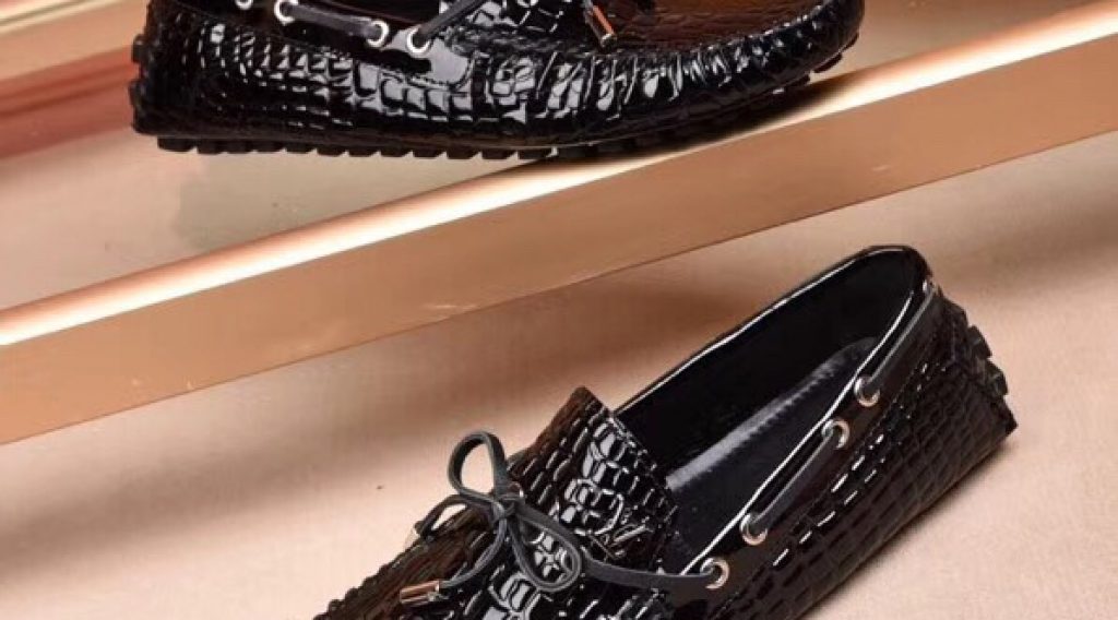 z1187003257606 ac1f9e1d6510c532a2975904b2c60914 1024x568 - Gi&agrave;y nam Louis Vuitton si&ecirc;u cấp VIP &ndash; GNLV0217