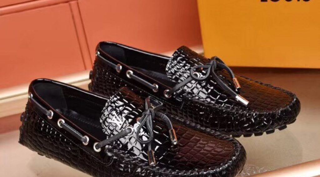 z1187003262392 877abf076b6ec1d43f48049b7eef9b89 1024x568 - Gi&agrave;y nam Louis Vuitton si&ecirc;u cấp VIP &ndash; GNLV0217