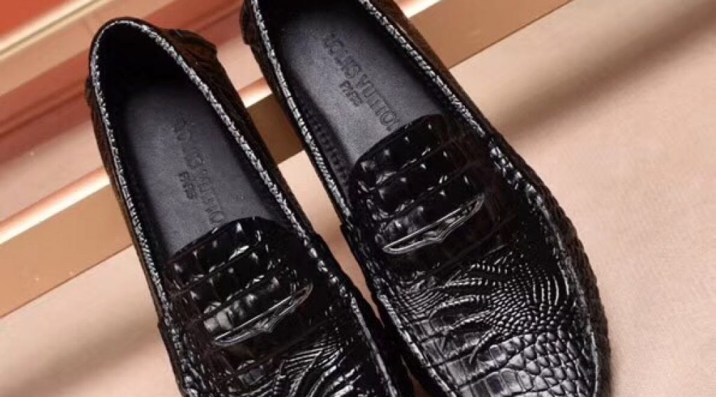 z1187003262725 b2f2add7de223e2c7f9ed210be499d96 1024x568 - Gi&agrave;y nam Louis Vuitton si&ecirc;u cấp VIP &ndash; GNLV0216