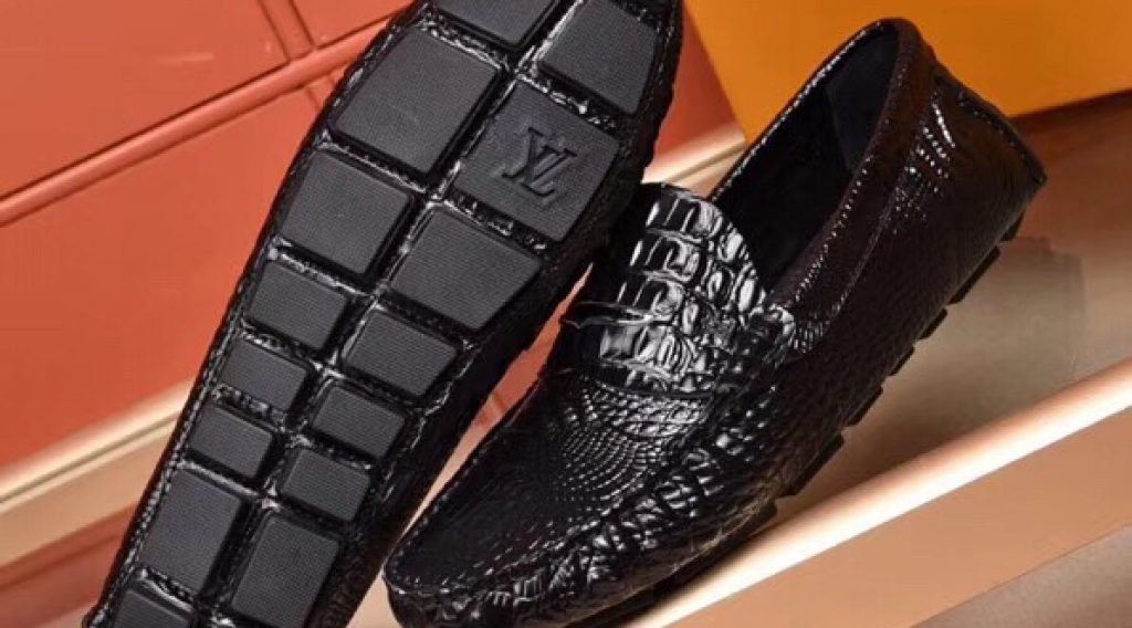 z1187003264688 9845537cbdc149fd2a427d01a9892aa3 1024x568 - Gi&agrave;y nam Louis Vuitton si&ecirc;u cấp VIP &ndash; GNLV0216