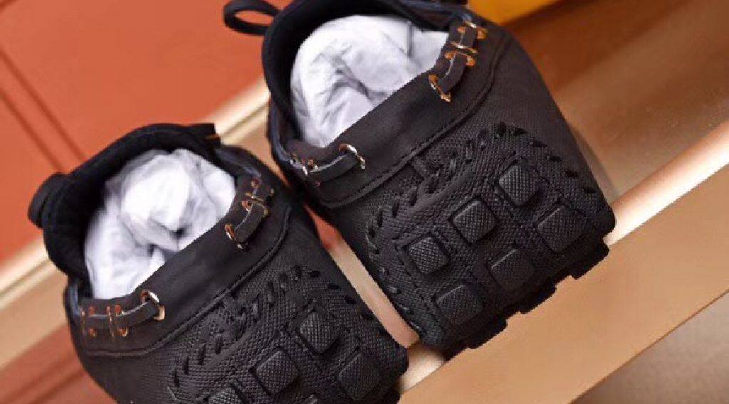 z1187003270632 92121667891f1f65891f7b820cec2b9f 1024x568 - Gi&agrave;y nam Louis Vuitton si&ecirc;u cấp VIP &ndash; GNLV0215