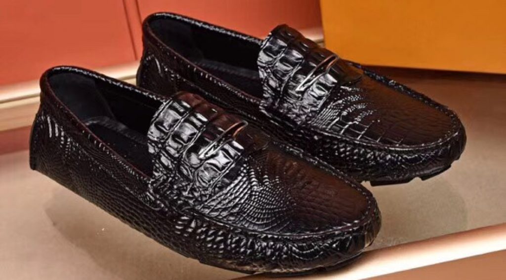 z1187003271779 22d5b59c8aece344eb627b8b28bff604 1024x568 - Gi&agrave;y nam Louis Vuitton si&ecirc;u cấp VIP &ndash; GNLV0216