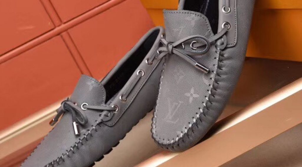 z1187003278015 cf883dc293319283e954e1ef746a4bd6 1024x568 - Gi&agrave;y nam Louis Vuitton si&ecirc;u cấp VIP &ndash; GNLV0214