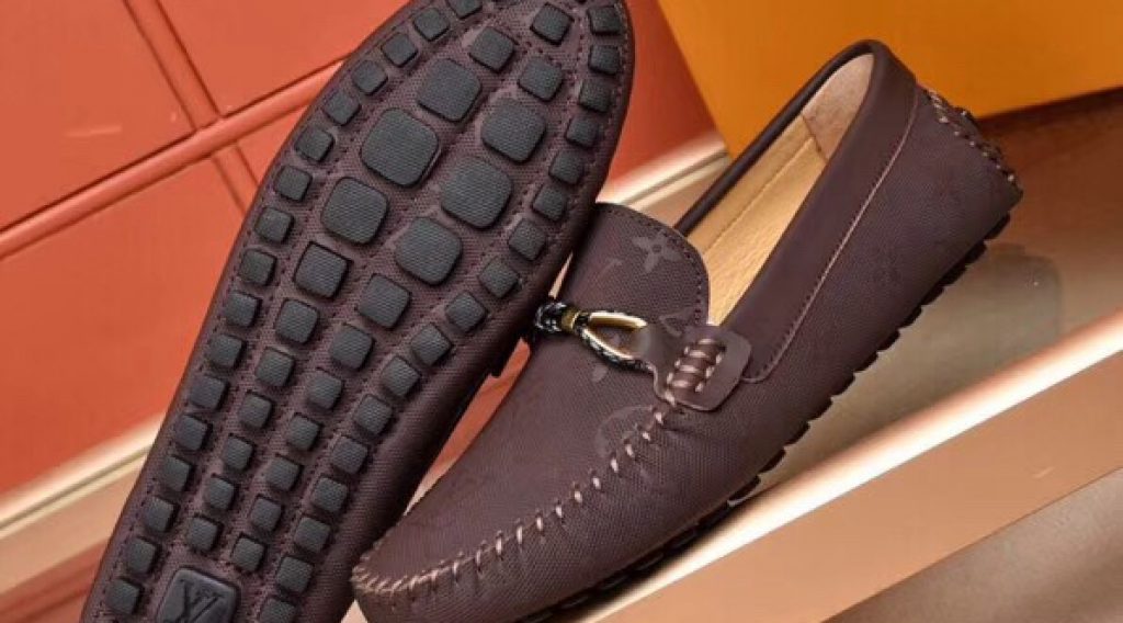 z1187003280307 0bdffc5197be1a65036117a6557af100 1024x568 - Gi&agrave;y nam Louis Vuitton si&ecirc;u cấp VIP &ndash; GNLV0213